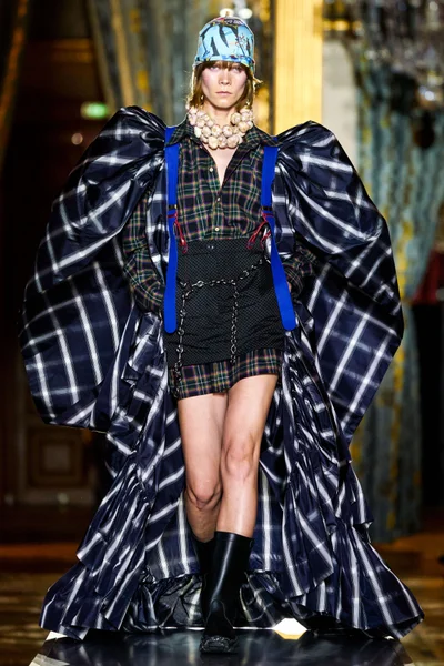 Look 14